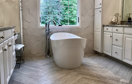 Upscale shower tile design